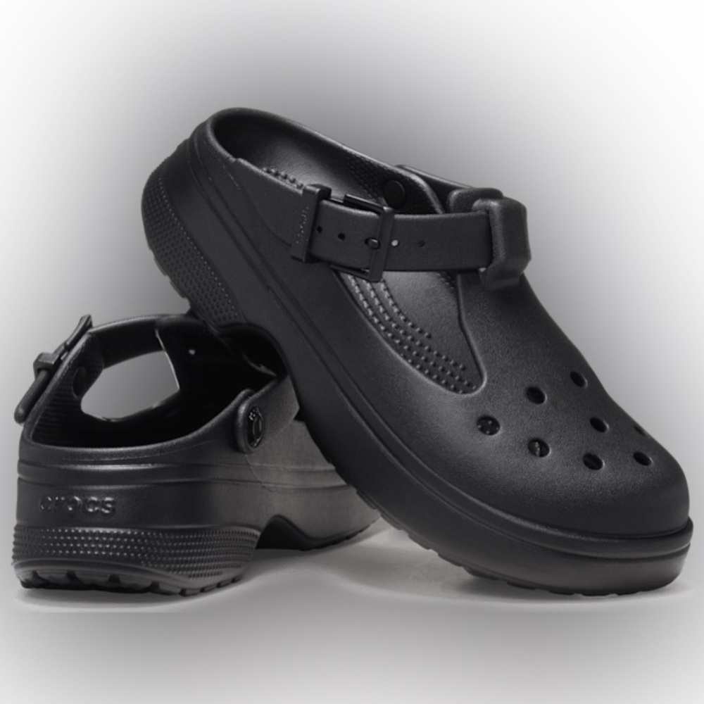 Crocs Classic Mary Jane Clog in Black women’s size 9